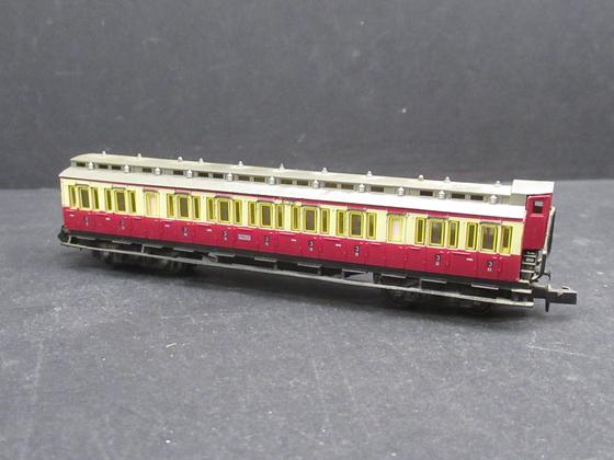 Arnold 3393 Abteilwagen 3 Klasse Bremserhaus DRG rot/reme Spur N