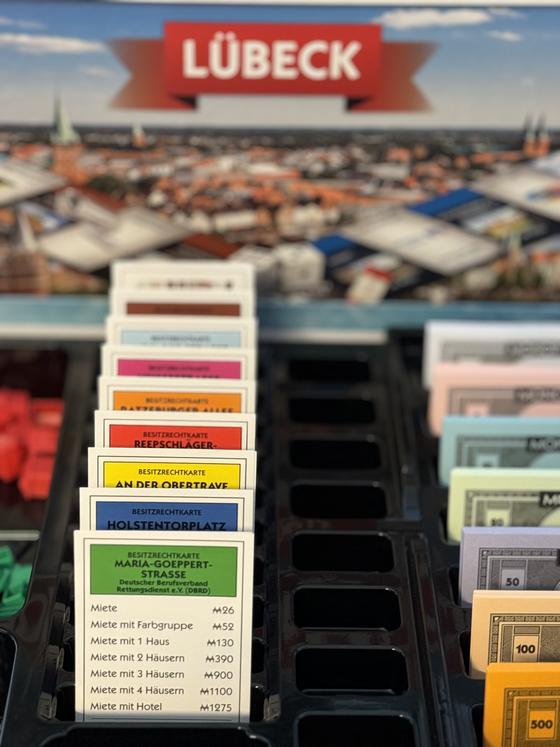 Spielkarton "MONOPOLY Lübeck"