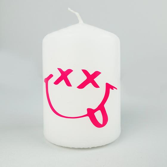 Kerzilein Deko Kerze SMILEY weiss-neon pink - 8,5cm