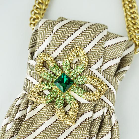 goldmarie Schmuck-Krawatte mit Strass-Blume - Vintage Krawatte recycelt - beige - upcycling Unikat