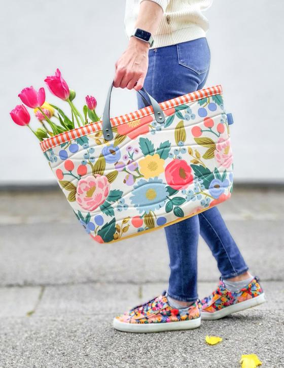 Rifle Paper Co. Canvas - Vintage Garden - Vintage Blossom Cream Canvas Metallic Fabric