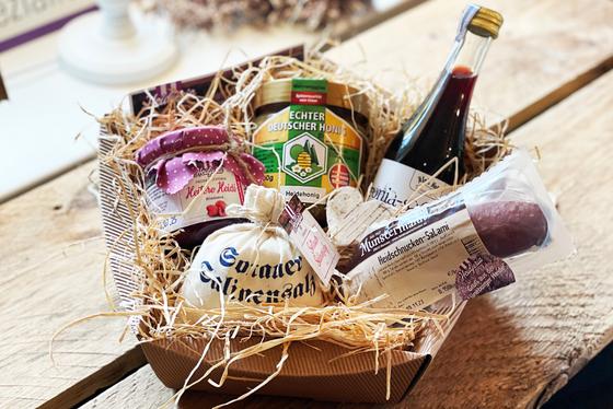 Heidekörbchen u.a. mit Heidschnuckensalami