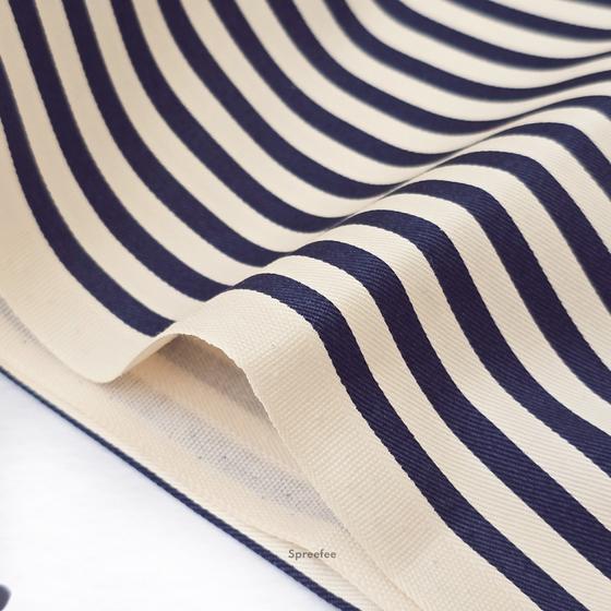 dunkelblau-weiß gestreifter Baumwoll-Twill Stoff mit feiner Köperbindung – ideal für das Nähen von Taschen und Accessoires
