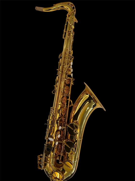 M&H Tenor Sax