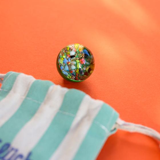 ava&yves Glücksmurmel Türkis mit Konfettisteinchen