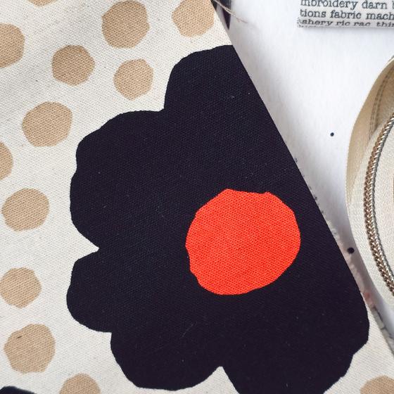 Blumen Canvas schwarz rot Cotton Kobayashi Japanische Stoffe