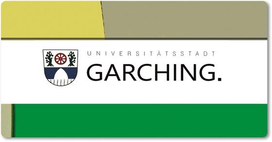 U-Bahnhof Garching Kühlschrankmagnet - Garching Wappen mit schwarzer Schrift auf weißem Streifen, über grünem Streifen, unter beige-gelbem Streifen