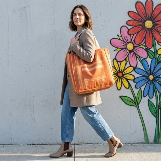 goldmarie Shopper Tasche JEANS Recycelt - LOVE PEACE MOIN - NR 2 - reversible - denim hellblau washed - 37x38x15cm