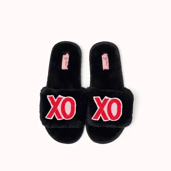 By Vivi. Brosche XO - für Slipper, Kleidung, Taschen und mehr - rosa-rot