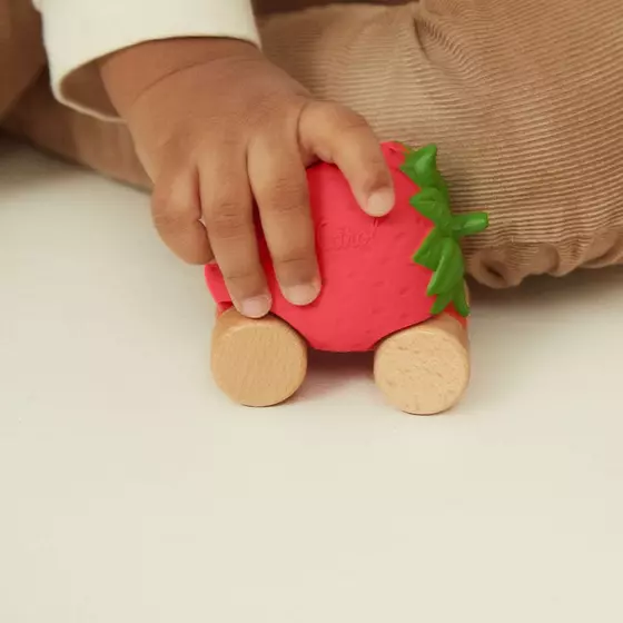 Oli&Carol Baby Car Toy Sweetie the Strawberry