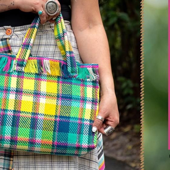 Meadow Plaid Flowerbed Highland Flannel Twill von Art Gallery Fabrics – karierter, weicher Stoff für Taschen und Nähprojekte