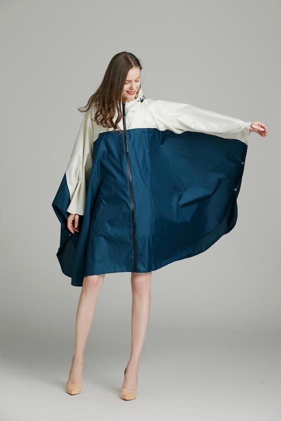 goldmarie meets BOMENCE Regencape LOVE PEACE MOIN - Reflektor Motiv - seeblau-cremegoldmarie meets BOMENCE Regencape LOVE PEACE MOIN - Reflektor Motiv - seeblau-creme