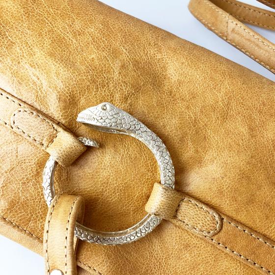 goldmarie Handtasche & Portemonnaie SNAKE WALLET camel