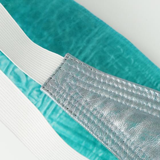 goldmarie Taillengürtel PURE GRAFIK mit Schnalle - Painted Edition - Gummizug-Element - eisblau metallic 