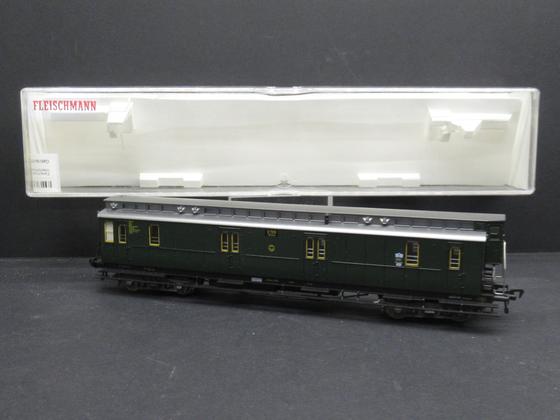 Fleischmann 5088 Bahnpostwagen mit Oberlicht der DR in grün für Spur H0, OVP