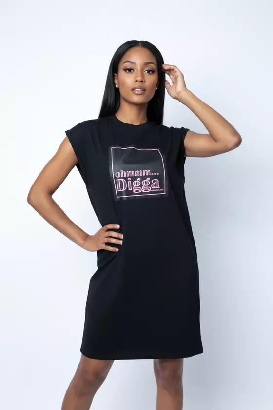 goldmarie OHMMM DIGGA Longshirt Heidi mit Neonschrift Applikation schwarz