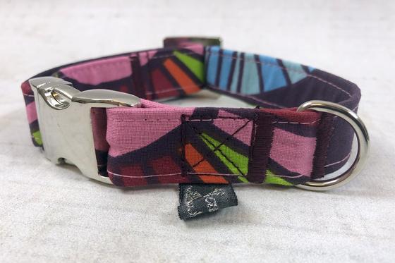 Halsband Lila Blumen
