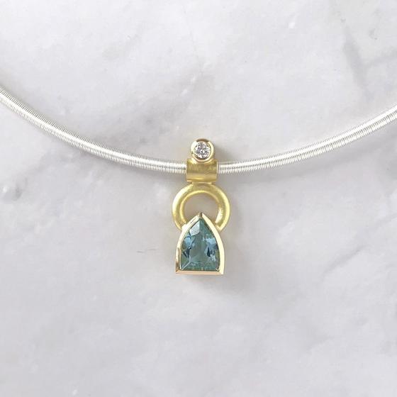 Anhänger mit Halsreif 750 Gold, 1,4mm dick, 45cm