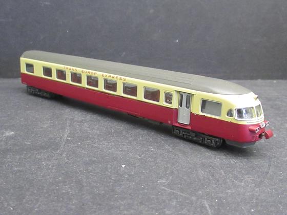 Hobbytrain 1400 301 Steuerwagen Elektrotriebwagenzug RAe II Gottardo TEE-Lackierung SBB, Spur N