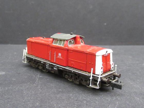 Arnold 2013 Diesellok V 212 176-2 der DB Verkehrsrot Simplex Kupplung Spur N