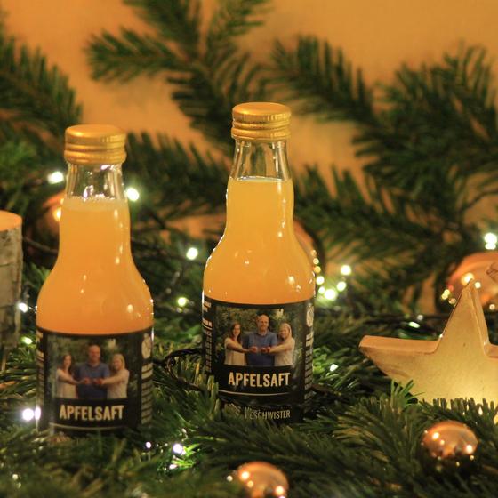 apfelsaft in glasflasche