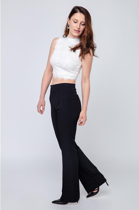 Hose mit hoher Taille und weitem Bein