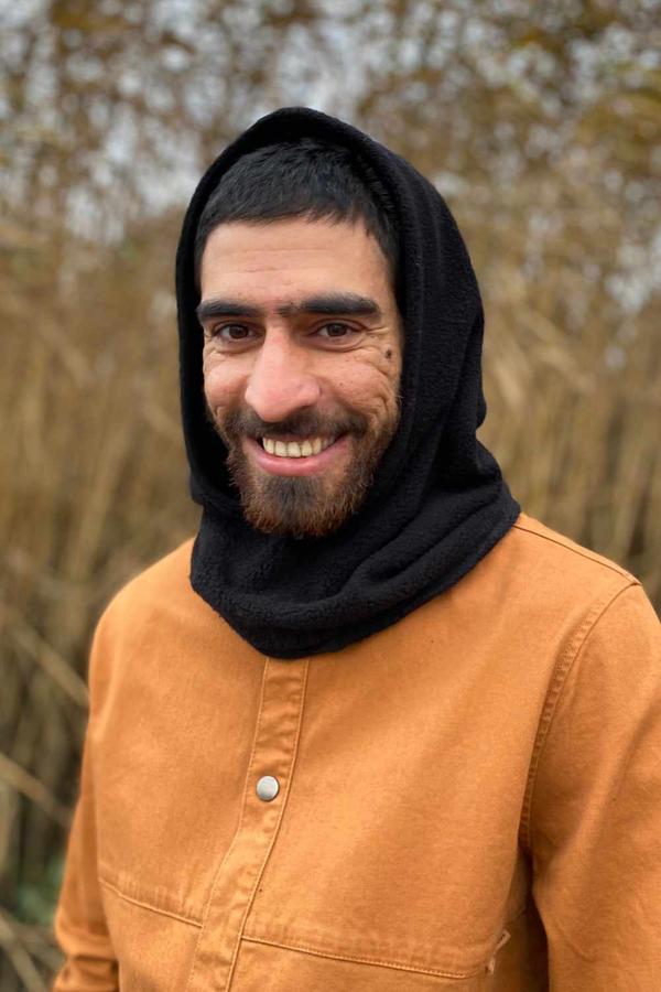 Fairer Kapuzenloop aus kuscheligem Plüschstoff von LUMEN ORGANIC