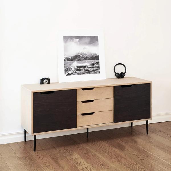 Modernes Sideboard mit Schiebetüren und Schubladen skandinavisches Design