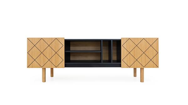 TV-Schrank mit viel Ablagefläche