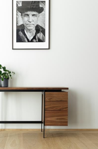 Schreibtisch Arbeitszimmer Walnuss mit Metallrahmen