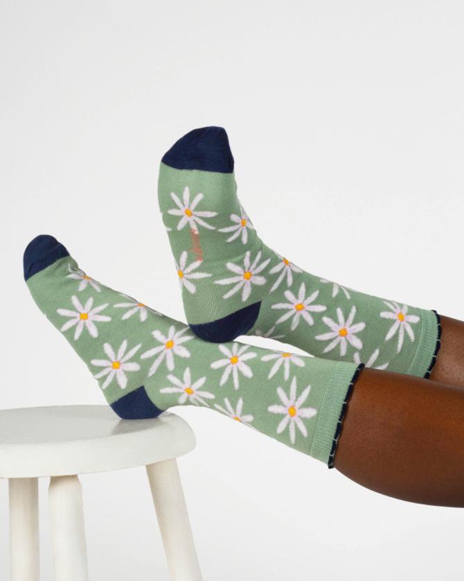 Thought  BIRTH FLOWER SOCKS DAISY