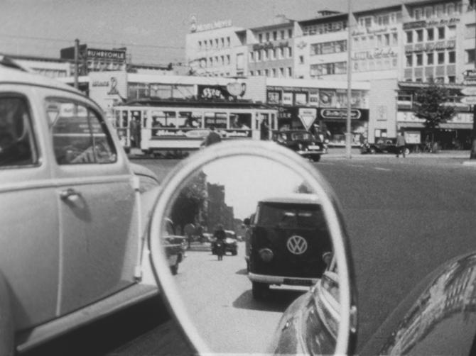 Älteres Paar im Autoscooter auf dem Schützenfest in Hannover 1964