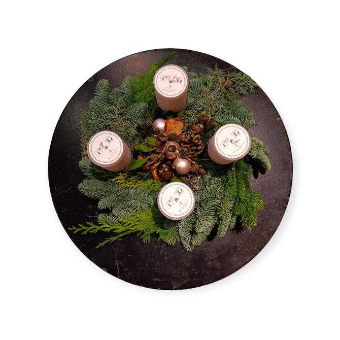 Innennlebenkranz M mit Weizenkorn-Kerzen in creme