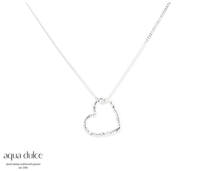    Aqua Dulce LOVE ME HEART NECKLACE 6081