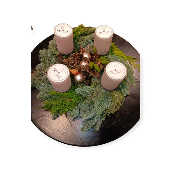 Innennlebenkranz M mit Weizenkorn-Kerzen in creme
