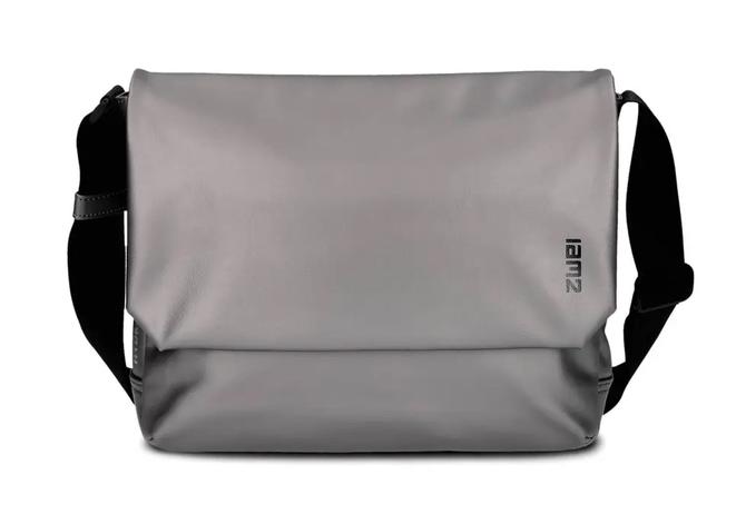 Zwei  CARGO CA130 metallic stone