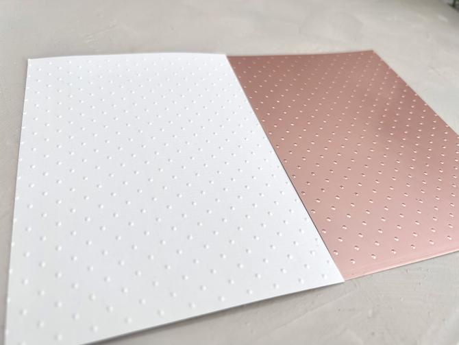 Embossing folder/ Prägeschablone, kleine Punkte, 15 x 15 cm 