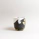 Handgefertigte Porzellan-Tasse von MK Studio mit Wellenstruktur, außen matt, innen glasiert, mit Farbverläufen aus eingefärbtem Porzellan.