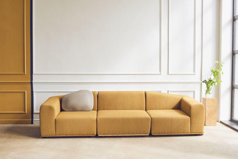 Großzügige Sofalandschaft Wohnzimmer