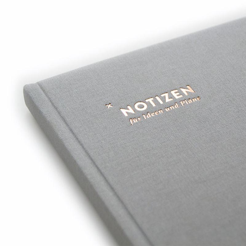 Artographie-Werkstatt Projektnotizbuch / Project Notebook by Artographie-Werkstatt | Hellgrauer Leinenbezug / Light Grey Linen Hard Cover | Artikelnummer: artographie_projektnb