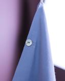 Jungenhemd in rauchblau mit aufgesetzter Tasche in mint