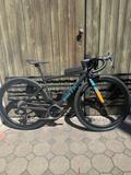 BMC Kaius 01 TWO / Carbon Black / Brushed Blue / Gr. 47 / SRAM Force AXS Powermeter 12-fach / TESTBIKE