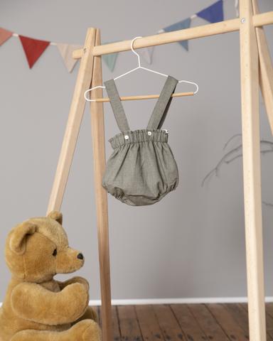 Babyträgerhose in herbstlichem grün-braun