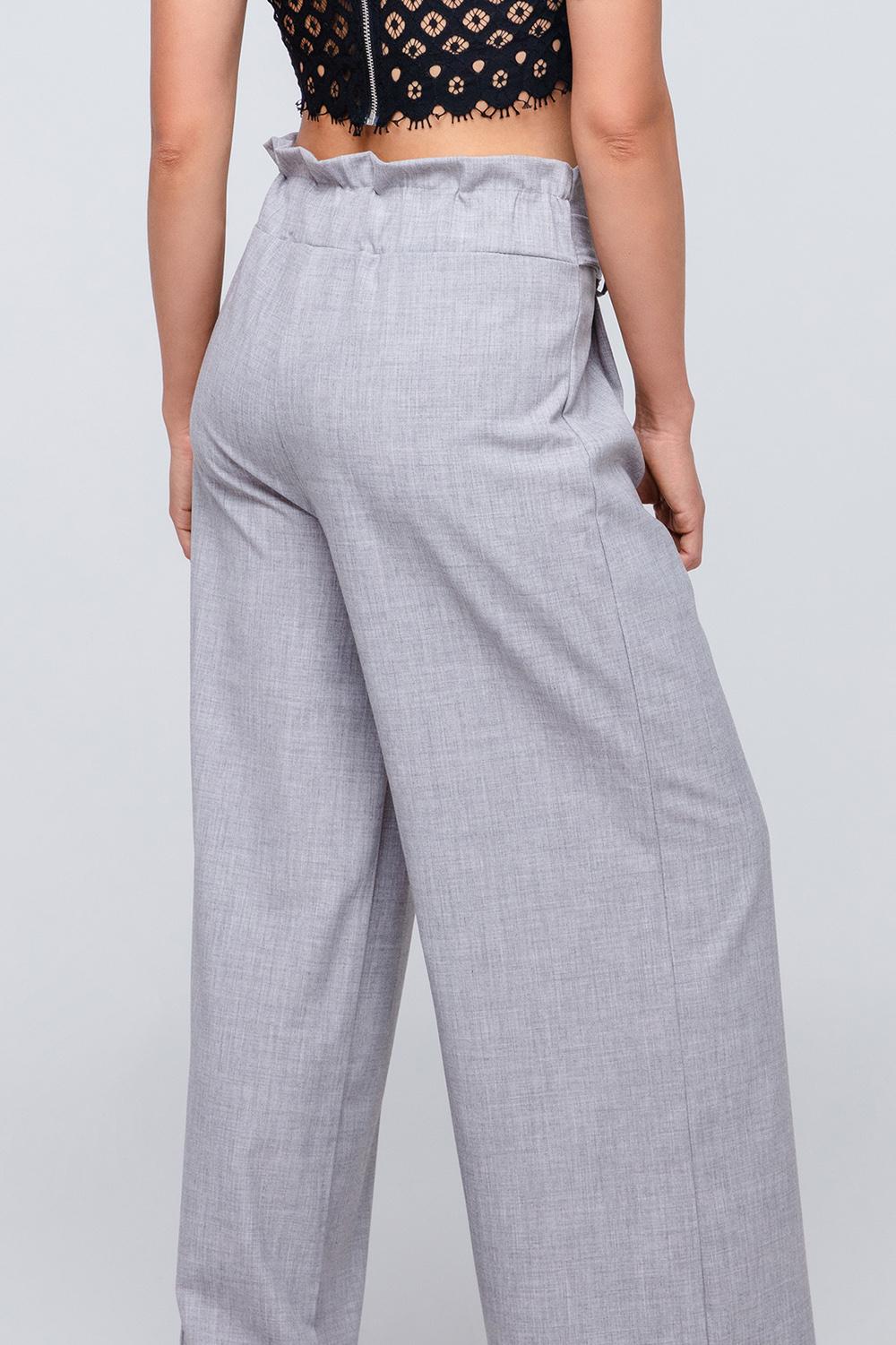 Hose mit Bindegürtel und weitem Bein