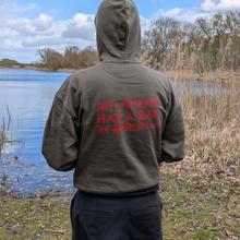 Hoodie My Friend Had A Bar In Berlin Khaki von Heipl Berlin