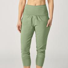 Lotuscrafts Organic Womens Yoga Pant 3/4 Oil Green von Lotuscrafts