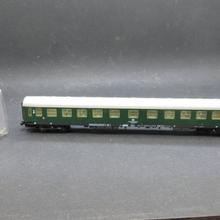 Fleischmann 8111 Personenwagen Schnellzugwagen 2.Klasse DB 4-achsig grün für Spur N von Fleischmann