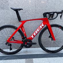 TREK Madone SLR 7 GEN 7 / FULCRUM SPEED 40 CMPTZN Ceramic / Shimano Ultegra DI2 12 / RH 56 cm / Viper Red / MY 2023 von TREK