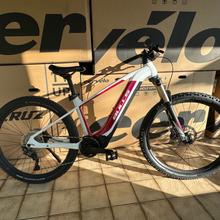 Bulls E-Stream EVA 1 27,5 / Brose 740 WH / RH 41 / metallic off-white/rouge red/black matt / TESTBIKE von BULLS