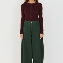 SKFK Mari Trouser Dark Green Damen GOTS Barrel Pants grün von SKFK